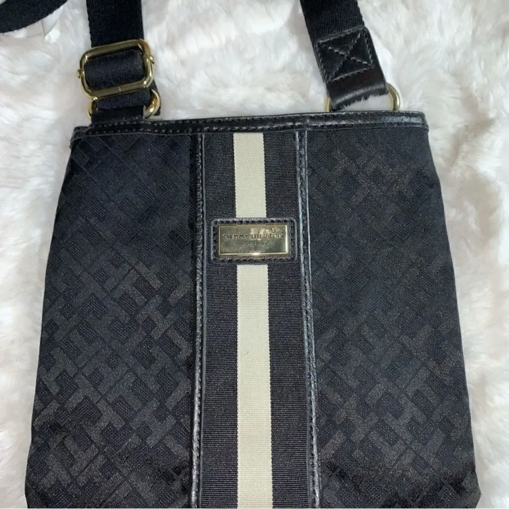 Tommy Hilfiger Black and White Crossbody Bag NWOT